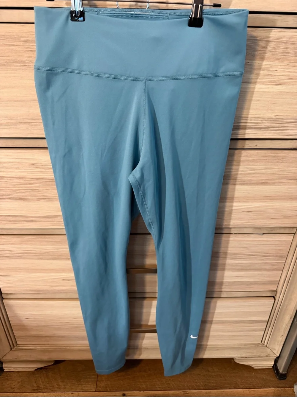 Nike Women’s High-Waist Leggings- Medium